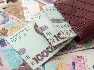 До кінця січня гроші на картку не нарахують: хто не отримає виплати