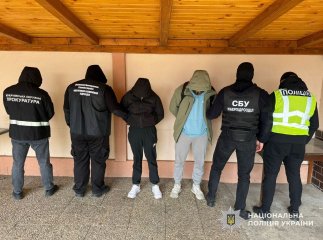 По 7 тисяч доларів із одного: в Мукачеві затримали гірського «гіда»