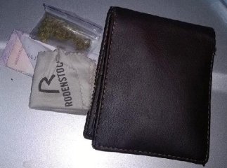 Мукачівські патрульні виявили у неповнолітнього юнака, який був за кермом іномарки, наркотики