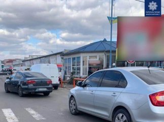Біля ринку "ГІД" сталась ДТП. Поліція розшукує винуватця і очевидців