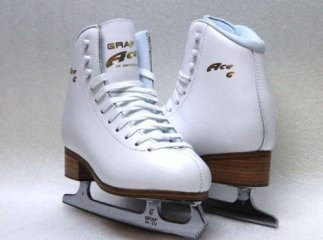 Закарпатських журналістів "поставлять" на ковзани в рамках виїздного засідання Ужгородського прес-клубу