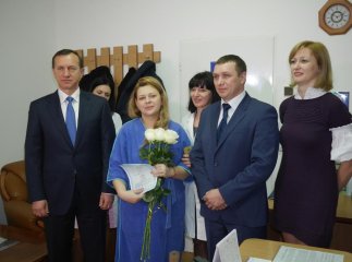 На Закарпатті перші свідоцтва про народження отримали двоє ужгородських двійнят