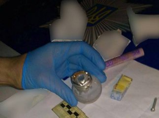 В Ужгороді у водія "Крайслера" знайшли наркотики
