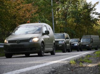 Закарпатським військовим передали вісім спецавтівок