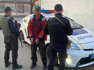 Чоловік викрав з крамниці гроші, які збирали на допомогу дитині
