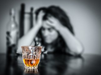 Неповнолітня іршавчанка звернулася в лікарню з симптомами алкогольного отруєння