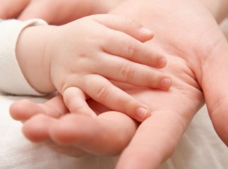 Жінка, яку гелікоптером транспортували з Тячева, успішно народила