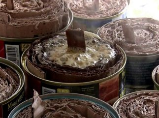 На Рахівщині людей просять приносити пусті бляшані банки для окопних свічок