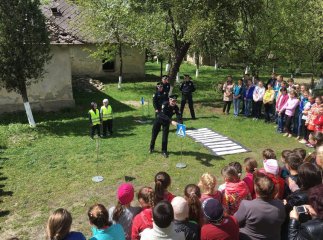 Патрульні в рамках проекту "Шкільні рейнджери" відвідали середню школу у селі Тур’я Поляна