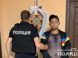 Нічне пограбування в Ужгороді: двоє чоловіків побили охоронця та відібрали телефон