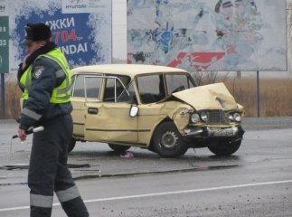 Смертельна ДТП в Ужгороді: “Жигулі” та “Іж” не змогли розминутись (ФОТО)