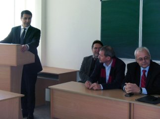 Для студентів УжНУ угорські парламентарі прочитали лекцію про місце Угорщини в Європі