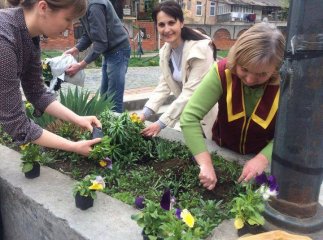 У Мукачеві триває місячник благоустрою