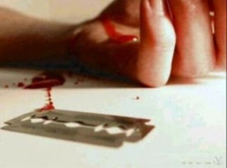 Через небажання вчитись у ВУЗі ужгородська студентка намагалась себе зарізати