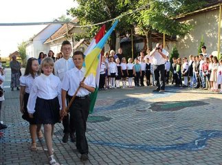 День знань відзначили і в оновленій школі села Жнятино