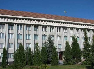 Хустська райрада виділила кошти на харчування школярів