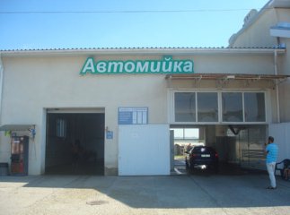 У Хусті невідомі пограбували автомийку