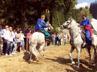 На Синевирі виступив Луганський козачий кінний театр