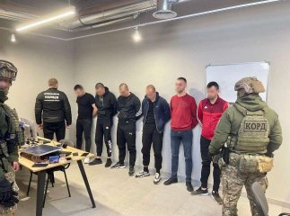 Затримано членів шахрайського угрупування: вони обманювали людей через кол-центр
