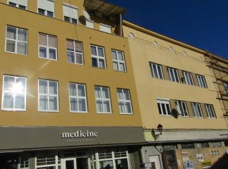 В історичній частині Ужгорода оновлюють фасади будинків