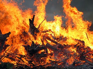 Вночі у Мукачеві згорів газетний кіоск