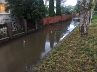 Страшна злива у Мукачеві: відео підтоплених вулиць