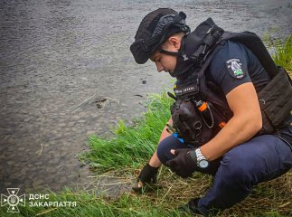 Ужгородка виявила на набережній небезпечну знахідку Ужгородка виявила на набережній небезпечну знахідку