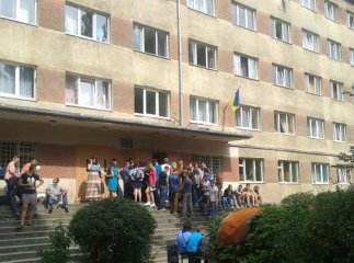 В гуртожитках УжНУ - шалений ажіотаж