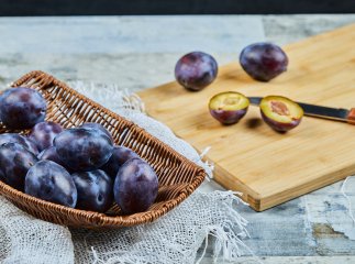 Пікантні сливи на зиму: рецепт закуски, яка стане хітом святкового столу