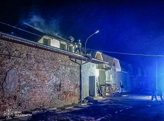 У Виноградові пожежа пошкодила покрівлю житлового будинку