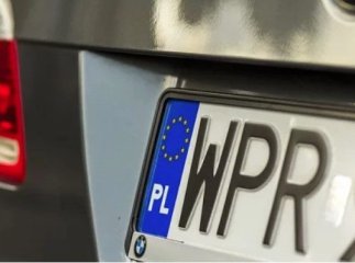 Українцям почали "впарювати" євробляхи "під нове розмитнення"