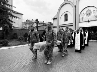 У Мукачеві поховали Героя, який пішов захищати Україну в пам’ять про загиблого на війні сина