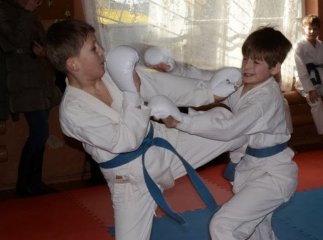 У День захисника вітчизни у Мукачеві змагалися каратисти (ФОТОРЕПОРТАЖ)
