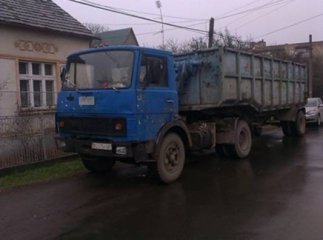 Мукачівські правоохоронці затримали вантажівку з "лівим" металобрухтом