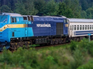 Укрзалізниця призначає на літний сезон додаткові потяги на Закарпаття