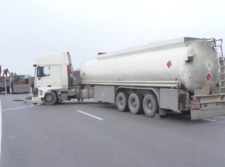 Бензовоз врізався у вантажний автомобіль