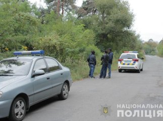 П’ятеро чоловіків ховалися в кущах. Поліція назвала причину