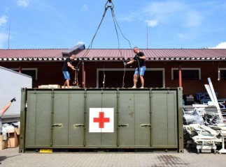 Французькі благодійники передали Україні мобільний шпиталь