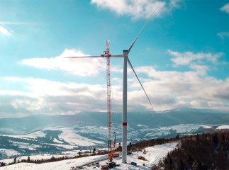 На Закарпатті встановлено першу вітротурбіну