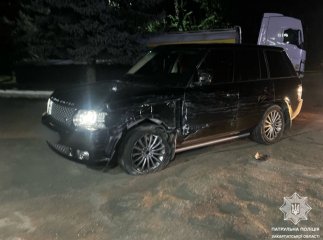 Водій автомобіля Land Rover скоїв аварію у Мукачеві