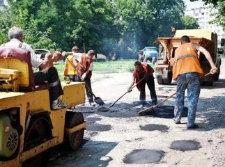 Мукачівським дорожникам ДП "Закарпатський облавтодор" боргує майже 200 тисяч гривень заробітної плати