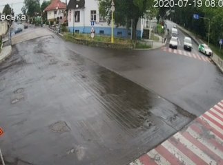 Таксист в’їхав в огорожу та втік з місця ДТП: оприлюднено відео