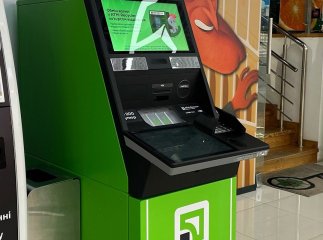 Українцям розповіли про правила обміну доларів у спецбанкоматах