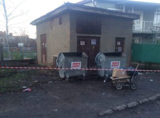У Мукачеві підліток викинув на смітних щойно народжену дитину своєї знайомої