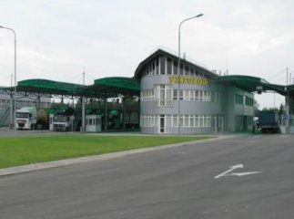 На пункті пропуску "Ужгород" митники затримали товар вартістю майже 180 тисяч гривень