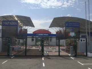 Якщо збираєтесь за кордон через Словаччину: один з пунктів пропуску працюватиме повільніше