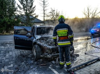 В Ужгороді загорівся автомобіль Mercedes-Benz GLS