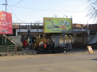 На вулиці Анкудінова в Ужгороді під залізничним мостом автомобільний рух планують відновити наступного тижня