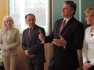 Партнери із сусідньої країни допомогли відкрити в одній із шкіл Ужгорода кабінет угорської мови