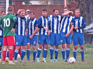 Футболісти "Минаю" та "Середнього" у черговому матчі не виявили переможця